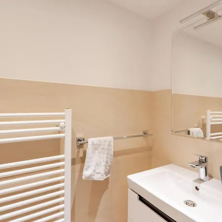 Family Mansion In * Κολωνία